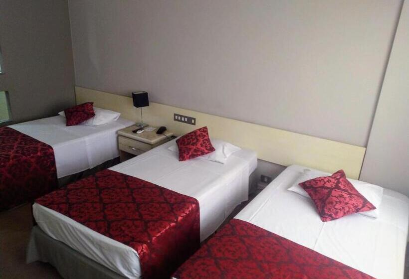 豪华三人间, Victoria Villa Curitiba By Nacional Inn