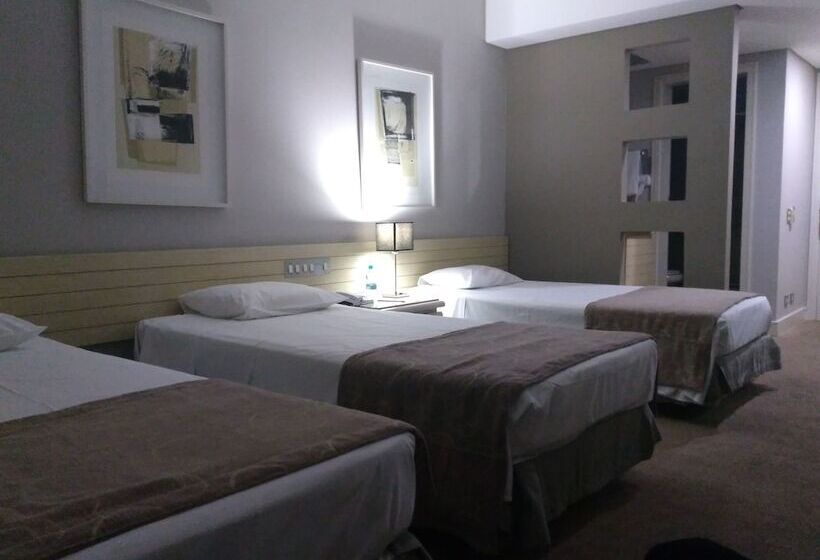 豪华三人间, Victoria Villa Curitiba By Nacional Inn