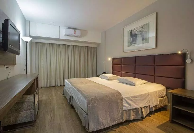 اتاق لوکس سه تخته, Victoria Villa Curitiba By Nacional Inn