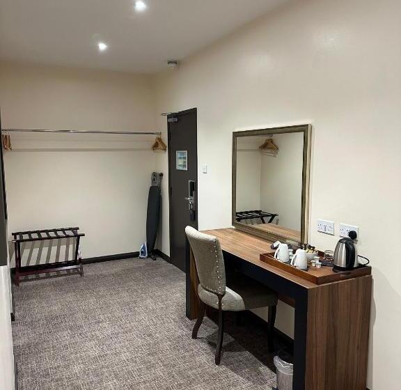 Семейный Номер, Dragonfly Hotel King's Lynn