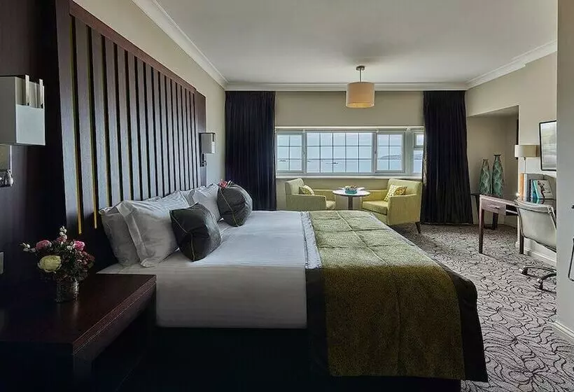 オーシャンビューデラックスルーム, Grand Jersey Hotel And Spa