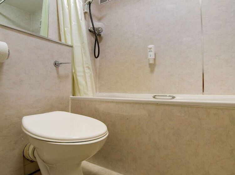 스탠다드 룸, Brentwood Aberdeen City Centre