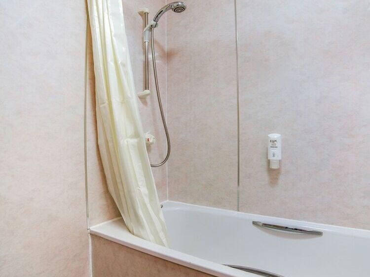 디럭스 트리플 룸, Brentwood Aberdeen City Centre