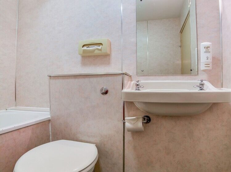 디럭스 트리플 룸, Brentwood Aberdeen City Centre