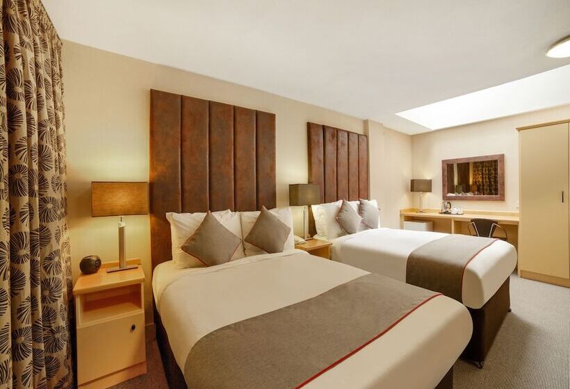 디럭스 4인 룸, Brentwood Aberdeen City Centre