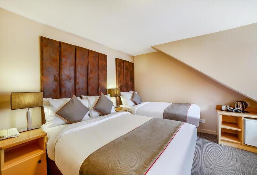 디럭스 트리플 룸, Brentwood Aberdeen City Centre