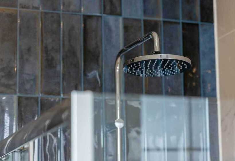 غرفة تنفيذية, Brisbane House