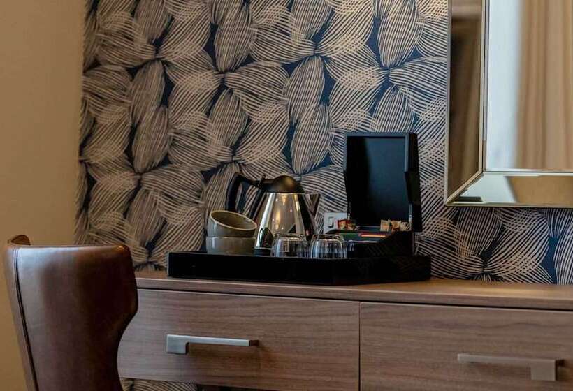 غرفة تنفيذية, Brisbane House