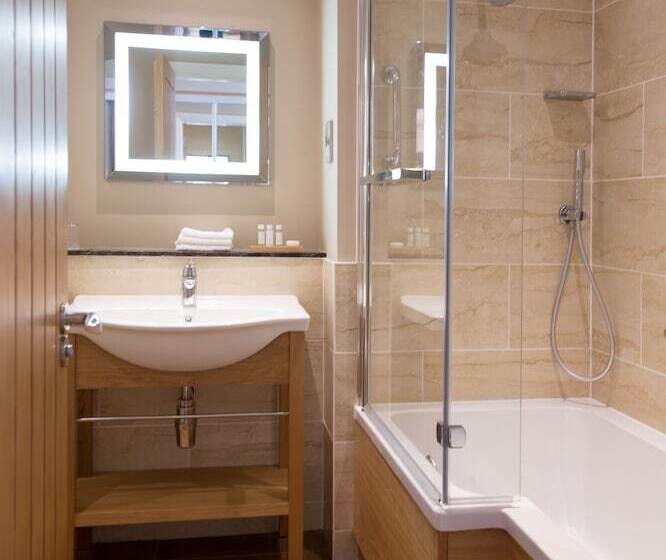 标准间, Carden Park Hotel, Golf Resort And Spa