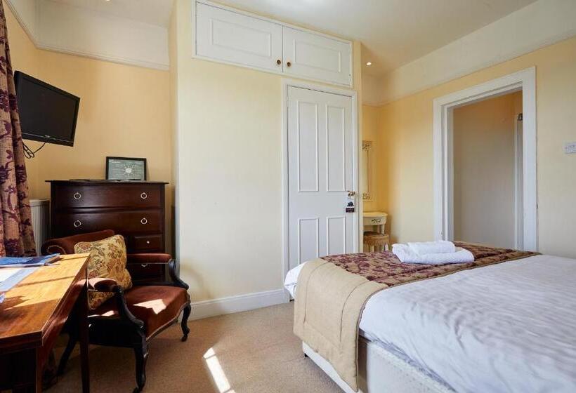 غرفة قياسية مطلّة علي النهر, Ednam House