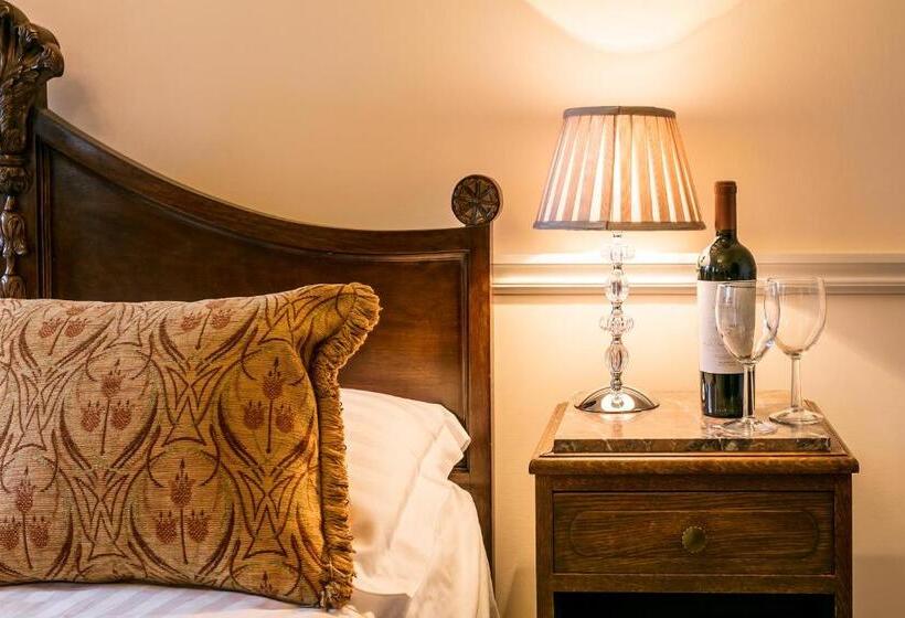 غرفة قياسية, Ednam House