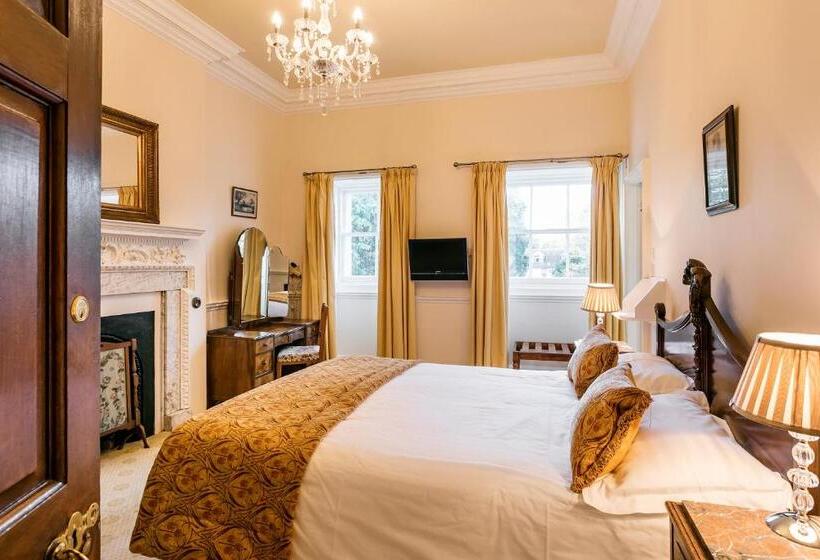 غرفة قياسية, Ednam House