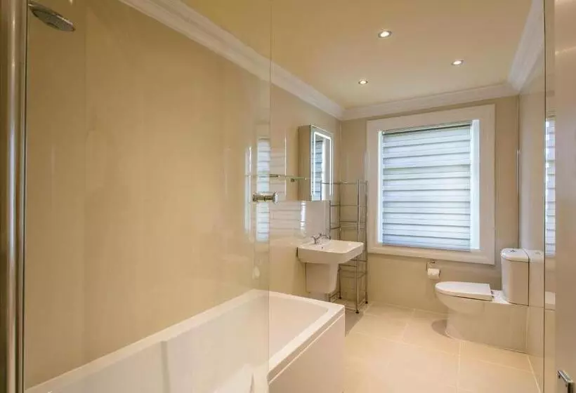 Classic room with river view, Ednam House