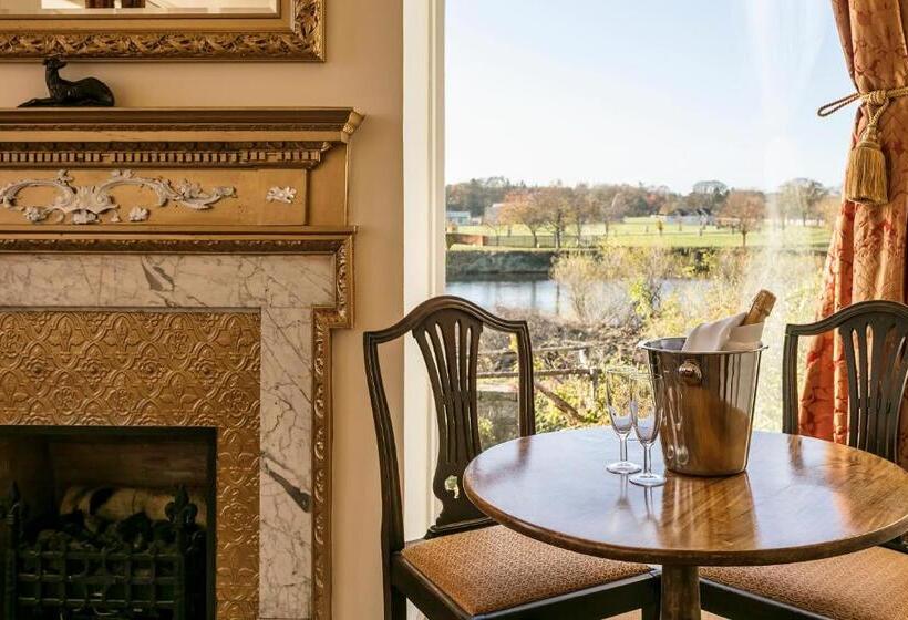 جناح مطلّ علي الحديقة, Ednam House