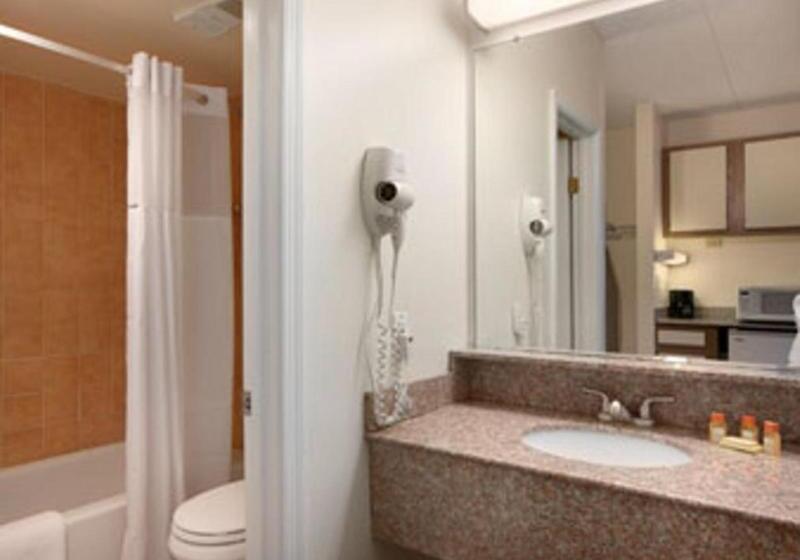 غرفة عائلية, Ednam House