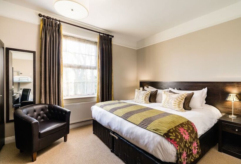 家庭间, Forest Lodge