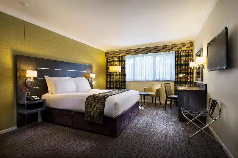 身障者適用スタンダードルーム, Holiday Inn London Gatwick   Worth, An Ihg