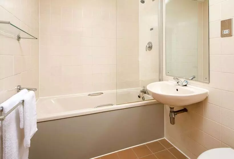 Classic Room, Mercure Hull Grange Park