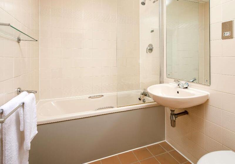 Семейный Номер Классика, Mercure Hull Grange Park
