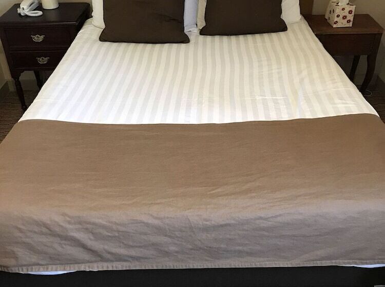 غرفة قياسية فردية, The Deddington Arms