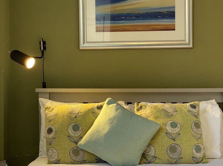 スタンダードルーム, The Elizabeth House