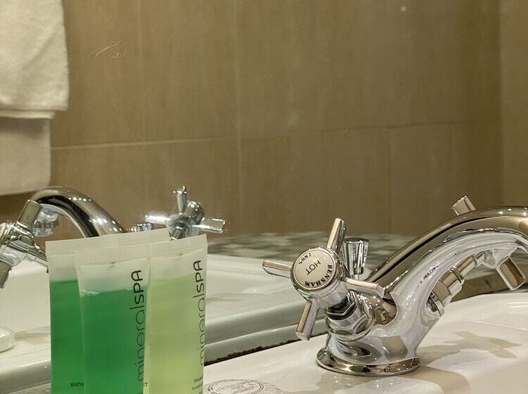 ファミリールーム, The Elizabeth House