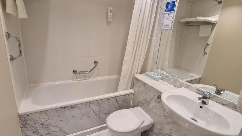 חדר דלוקס נוף לים, The Empress