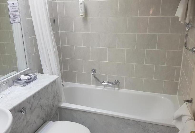 סוויטת דלוקס נוף לים, The Empress