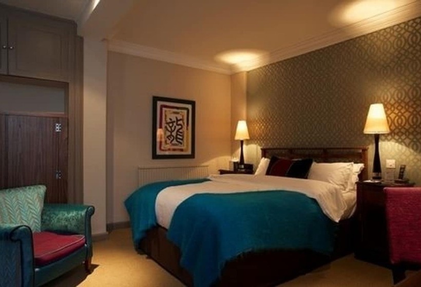 스탠다드 룸, The Feathers