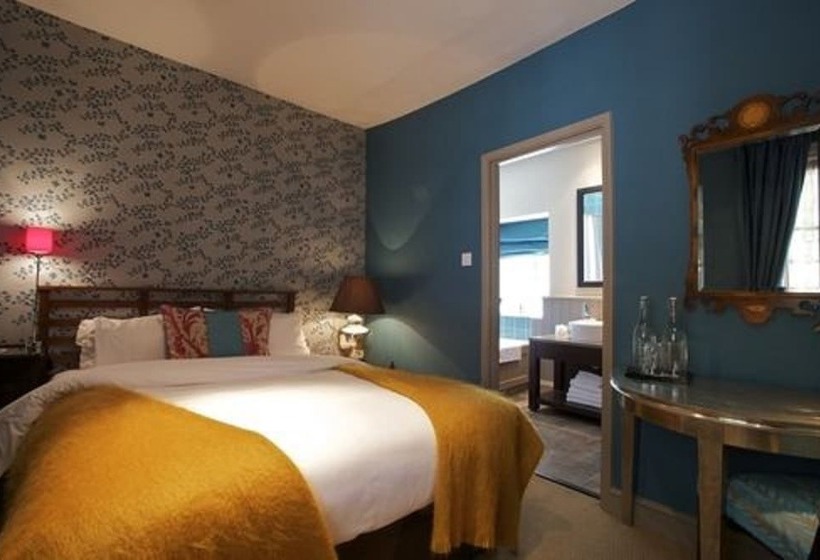 스탠다드 룸, The Feathers