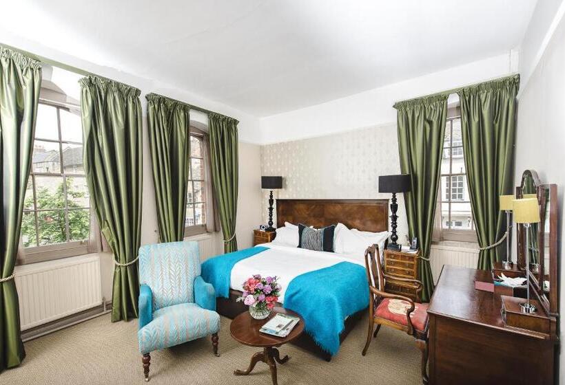 수피리어 룸, The Feathers