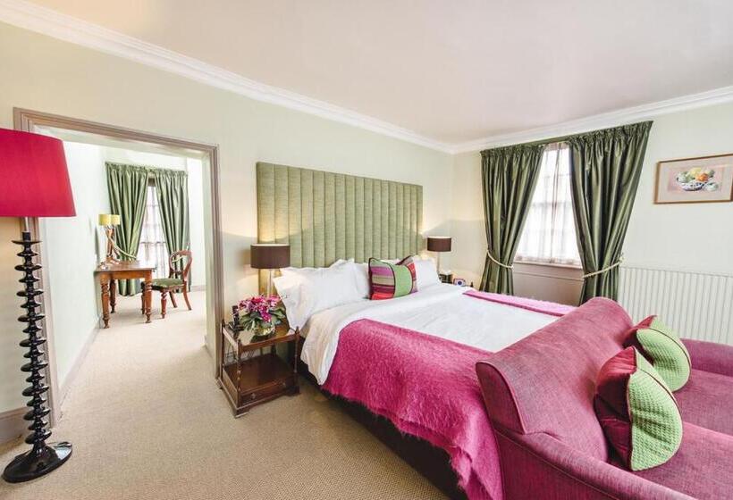 스위트, The Feathers