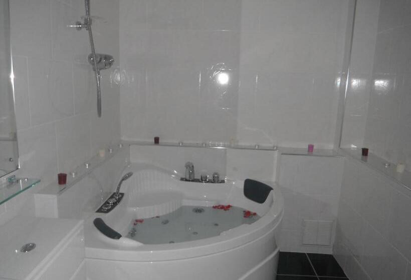 行政房间, The Imperial