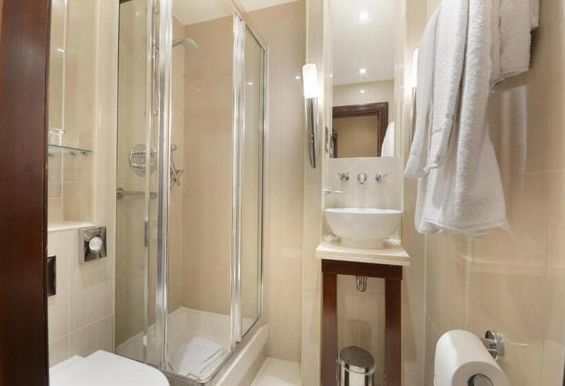 Четырехместный Номер Стандарт, The Premier Notting Hill