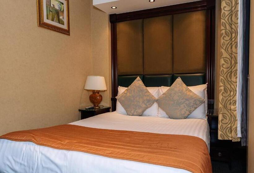 四人标准间, The Premier Notting Hill