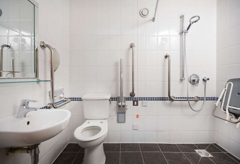适合残疾人使用的标准间, Doubletree By Hilton Coventry