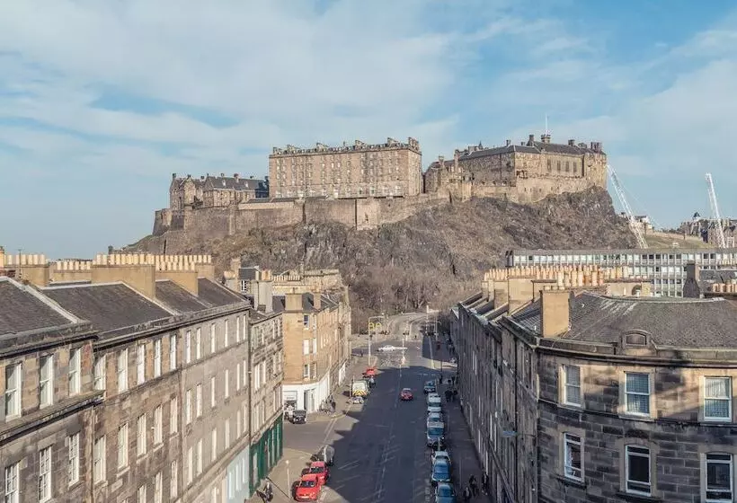 景色の見えるデラックスルーム, Doubletree By Hilton  Edinburgh City Centre