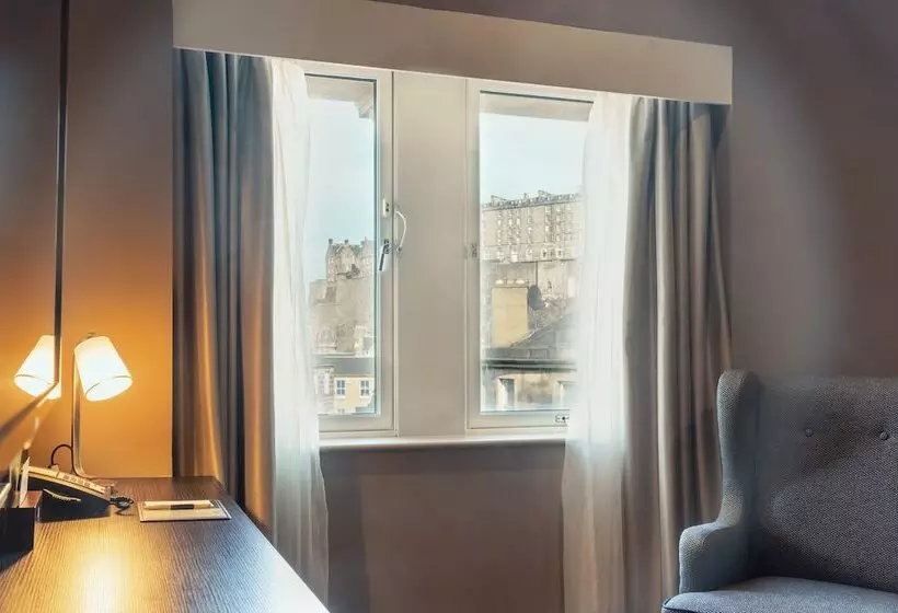 景色の見えるデラックスルーム, Doubletree By Hilton  Edinburgh City Centre