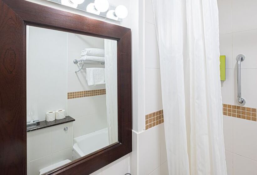 חדר משפחתי מקשר, Durley Dean