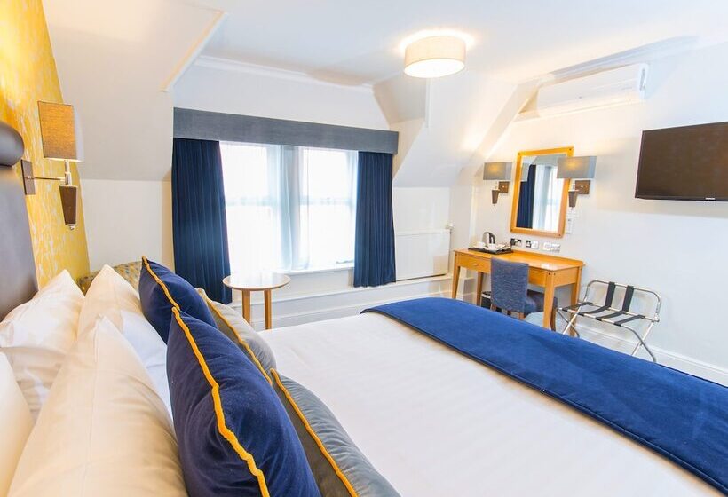 חדר סופריור, Durley Dean