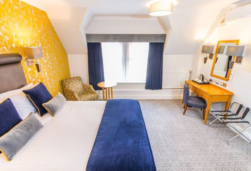 חדר סופריור, Durley Dean