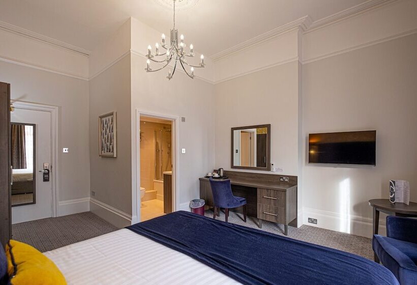 חדר סופריור, Durley Dean