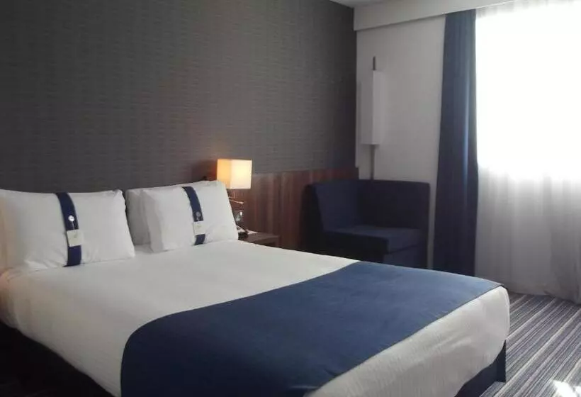 Standard-invahuone, Holiday Inn Express Preston South, An Ihg