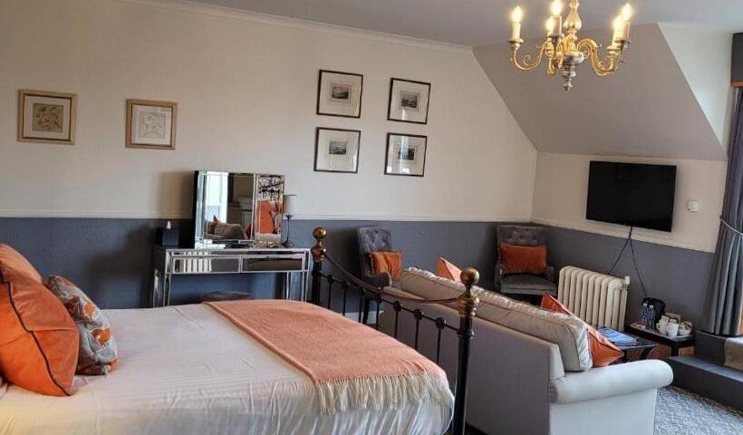 اتاق لوکس, Loch Melfort