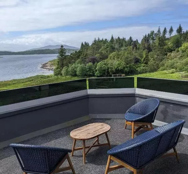 اتاق لوکس, Loch Melfort