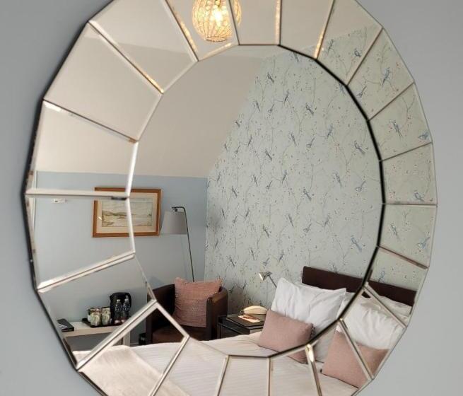 اتاق عادی, Loch Melfort