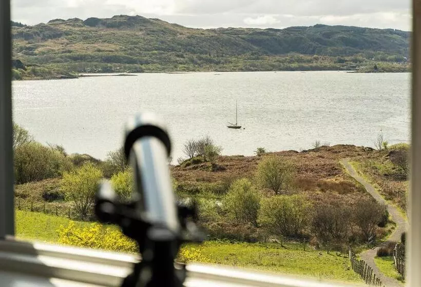 سوییت جونیور با چشمانداز دریا, Loch Melfort