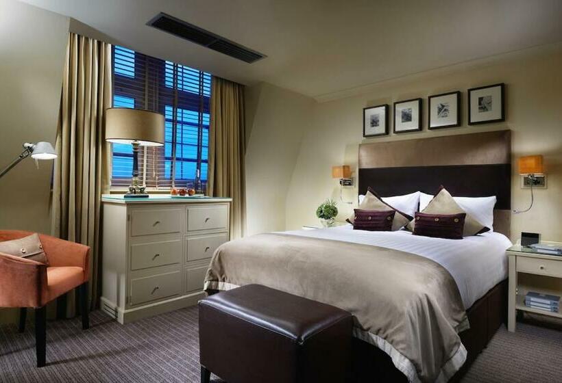 غرفة قياسية, London Bridge