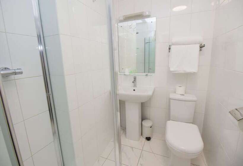 غرفة قياسية, London Town