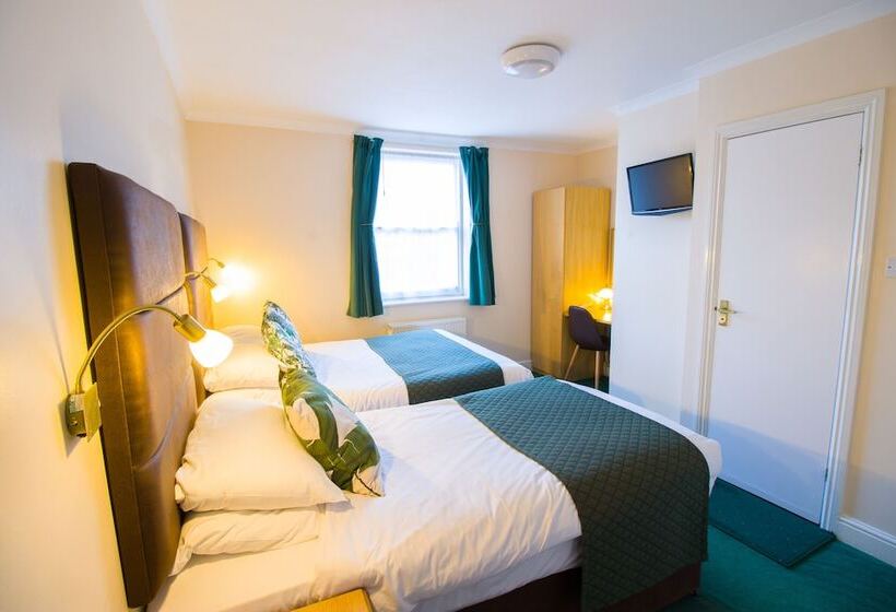 غرفة قياسية ثلاثية, London Town